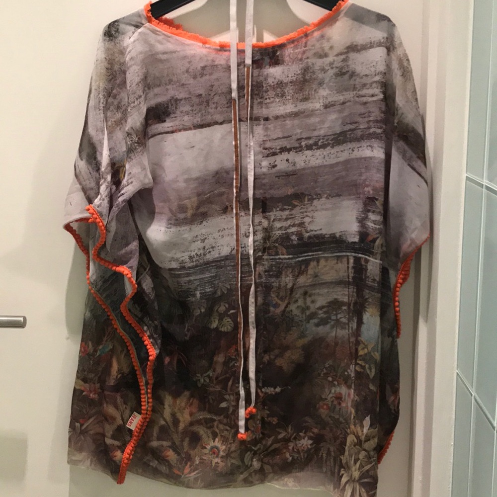 I’m selling a bathing suit coverup